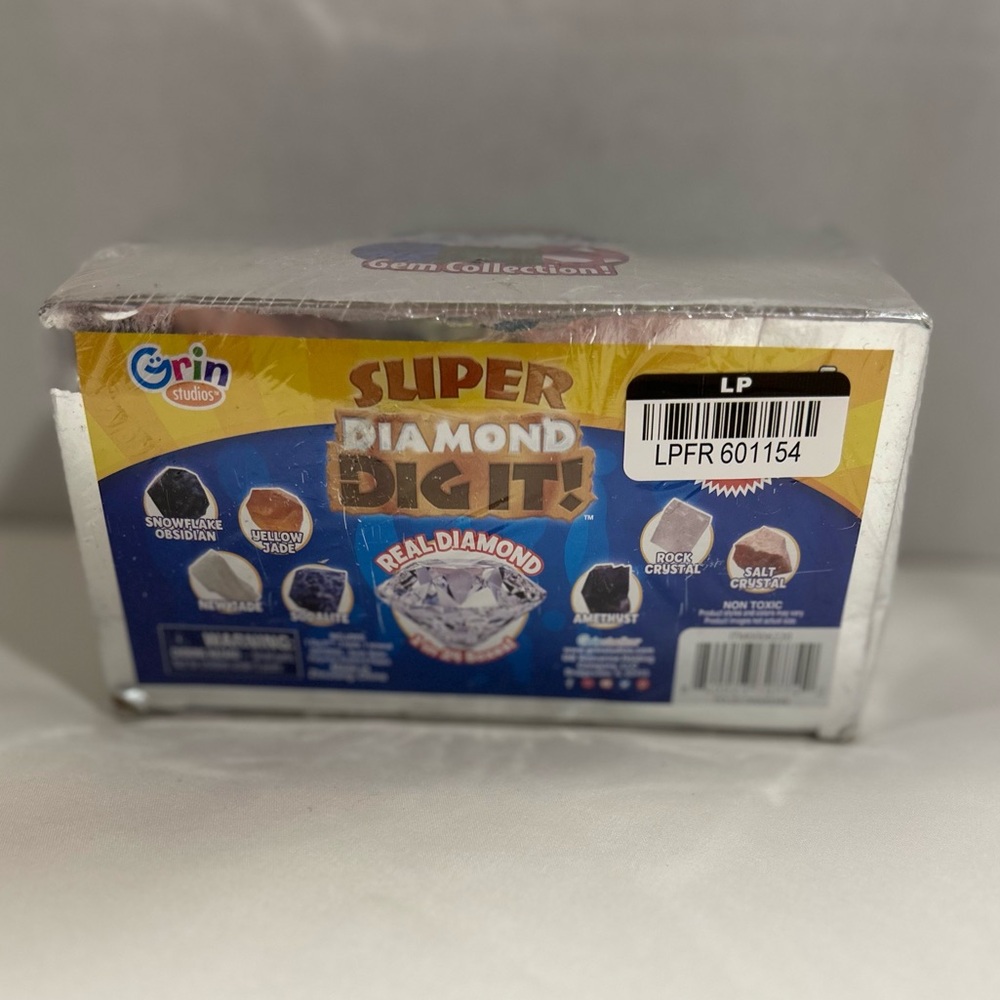 NWT GS DIAMOND DIG IT!